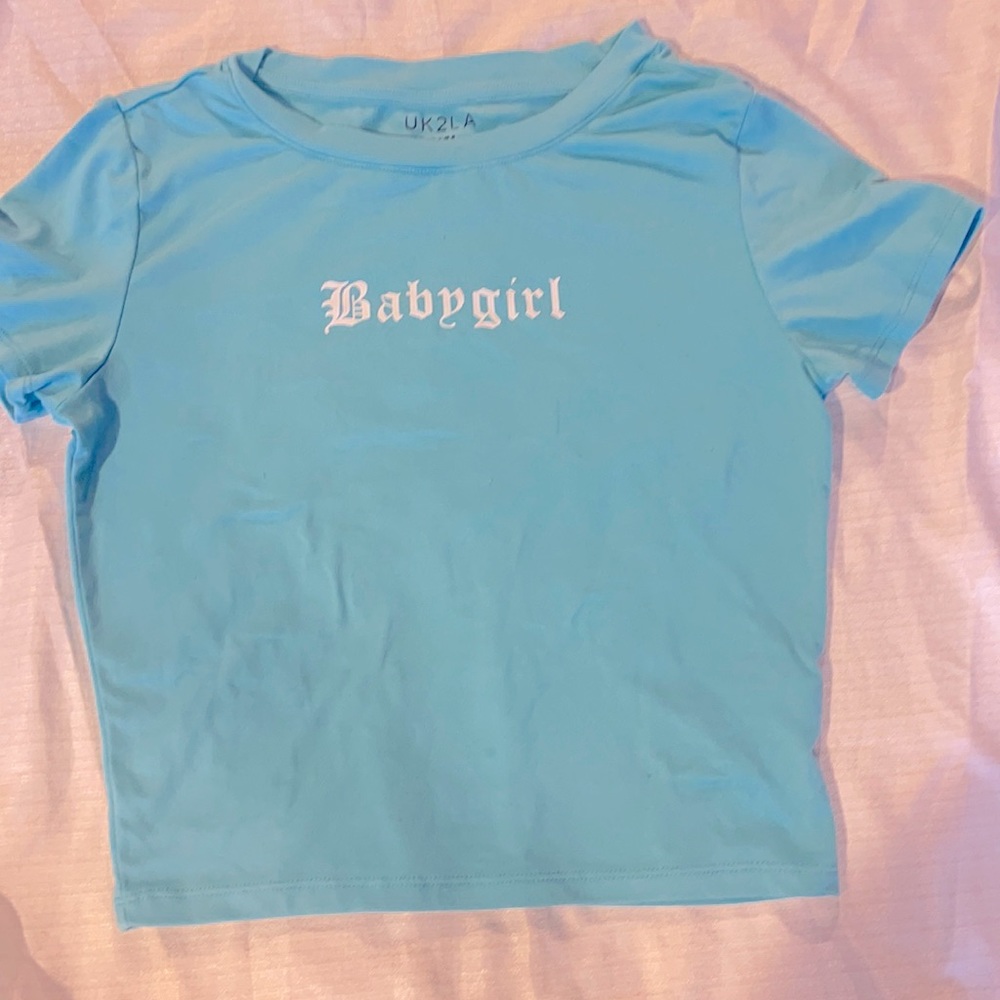 baby blue crop tee